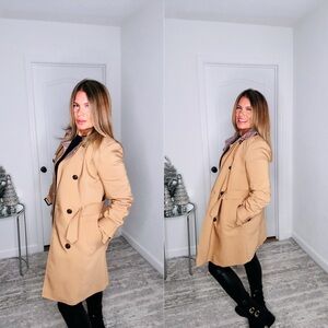Express womens coat. Size Small
Size: SP